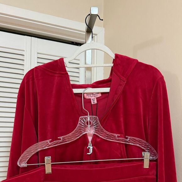 Juicy Couture Cherry Velour Set - Picture 2 of 7